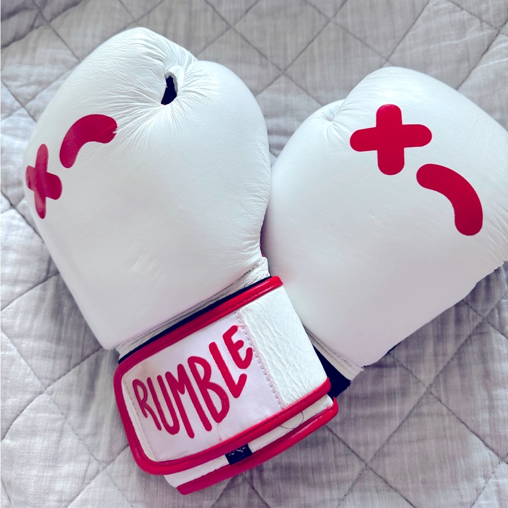 Rumble Boxing Gloves 16oz Pre-Owned Great Condition